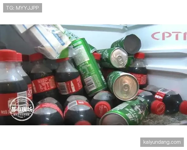 仲满家的冰箱里塞满了能量胶，连饮料都按秒表时间冰镇