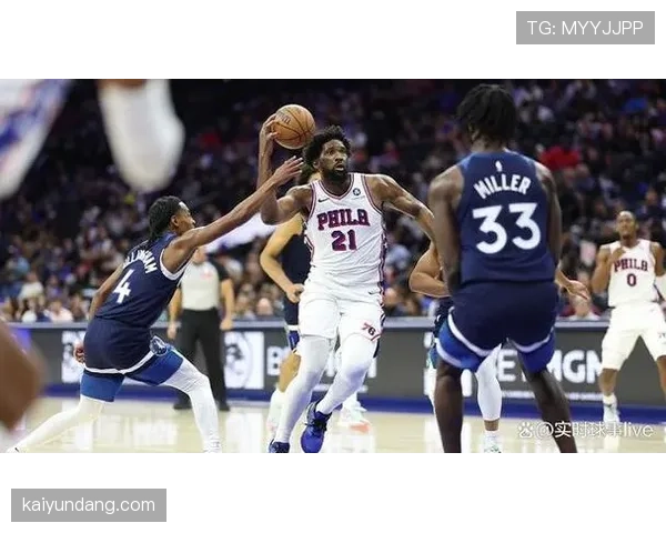 乔尔·恩比德赛场上像猛兽，私下吃顿饭像在开豪华宴会，完全不是一个频率