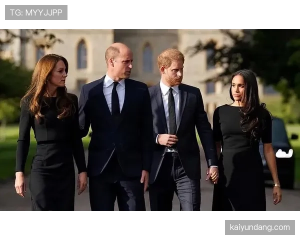 梅根出门那一刻手机响成小型发布会，谁这么会享受生活啊？